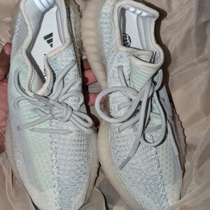 Adidas Yeezy Boost 350 V2 Sneakers